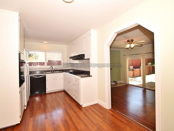 5th image of 26 Driftwood Ave