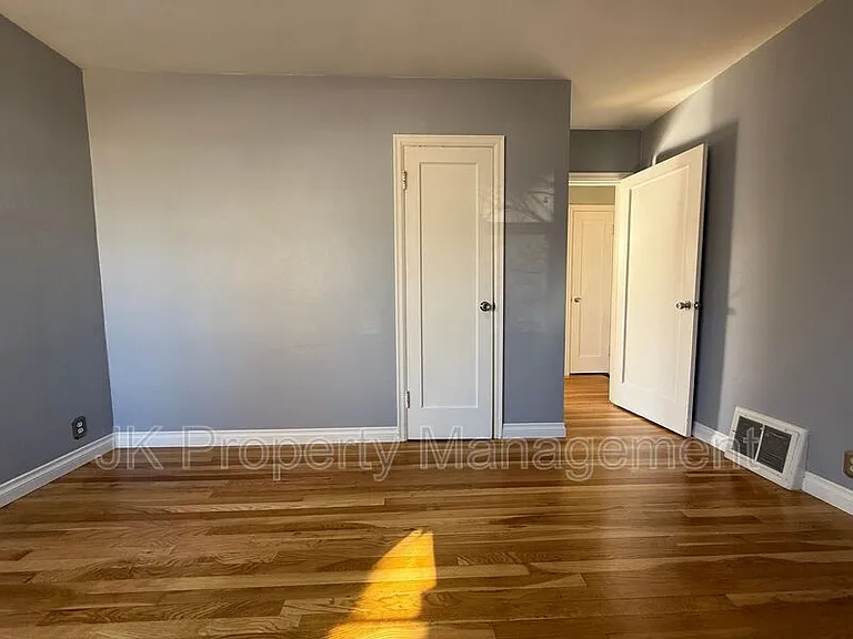 2416 4th Ave S — Photo 18