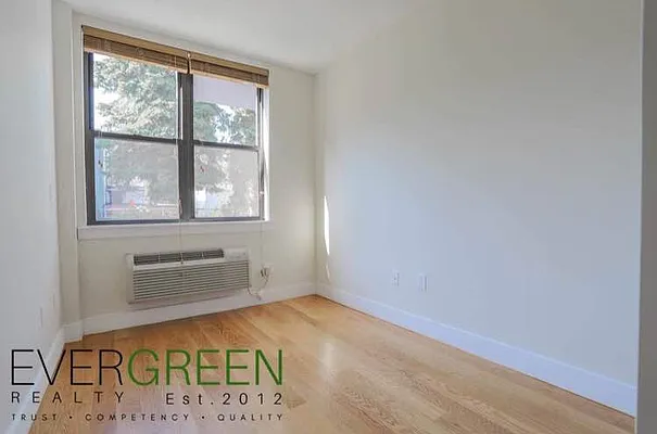 Rented by Evergreen Apartments BK | media 38