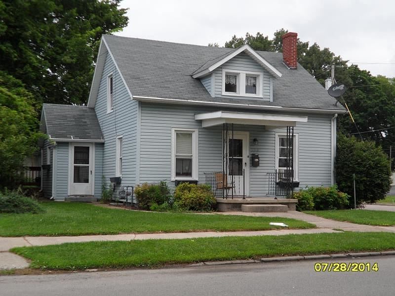 1st image of 136 Washington Ave