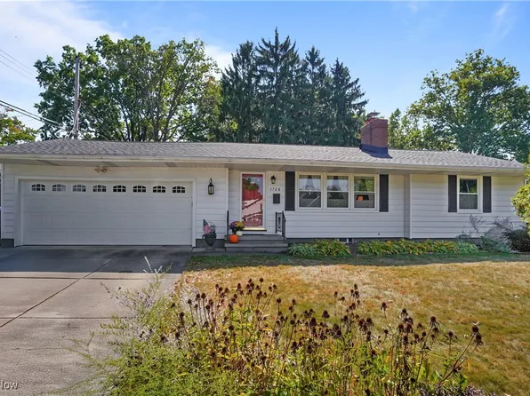 1728 Valley Rd, Cuyahoga Falls, OH 44223