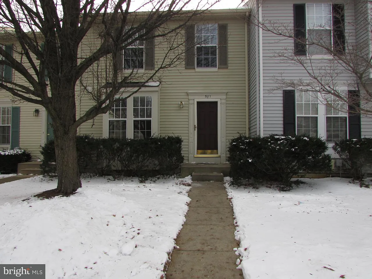 571 Quaker Ridge Ct photo 1