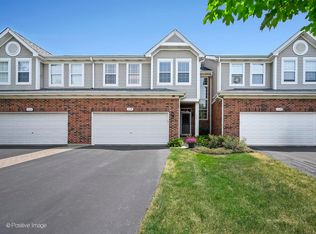 117 Chestnut Hills Cir, Burr Ridge, IL 60527