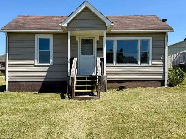 8267 Elk Ave, Stonewood, WV 26301