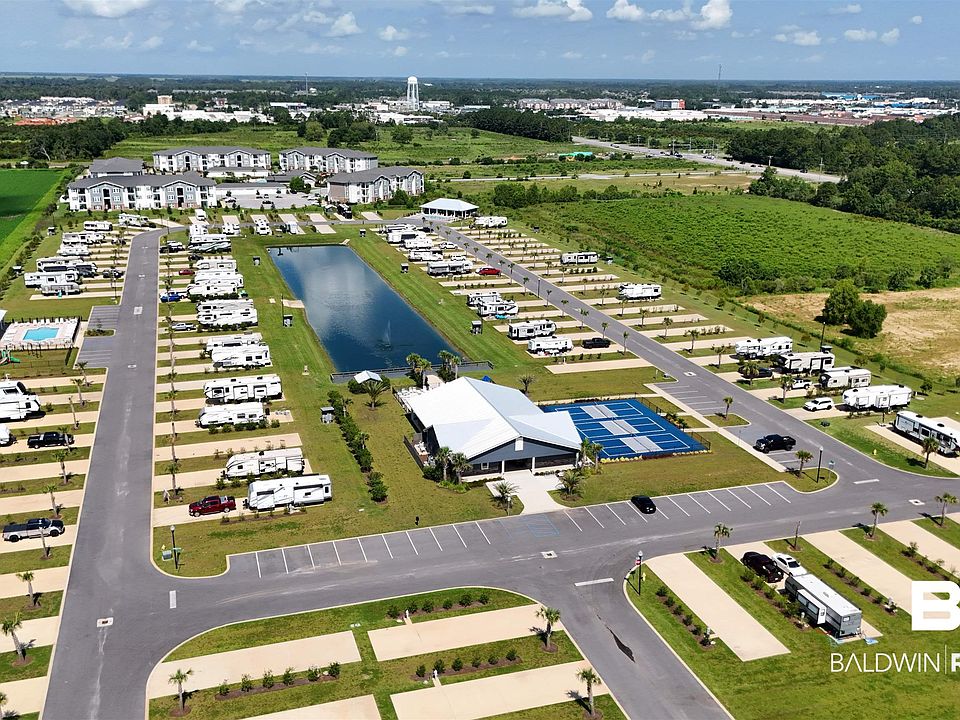 1st image of 725 Vacation Cir