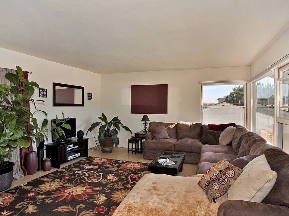 1st image of 3020 Whittier St