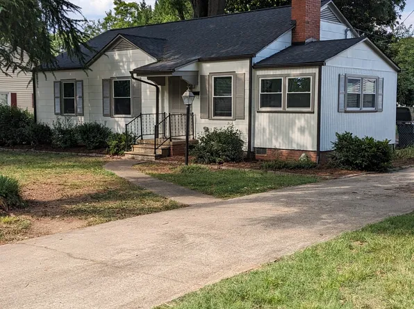 1436 12th Street Dr NW, Hickory, NC 28601