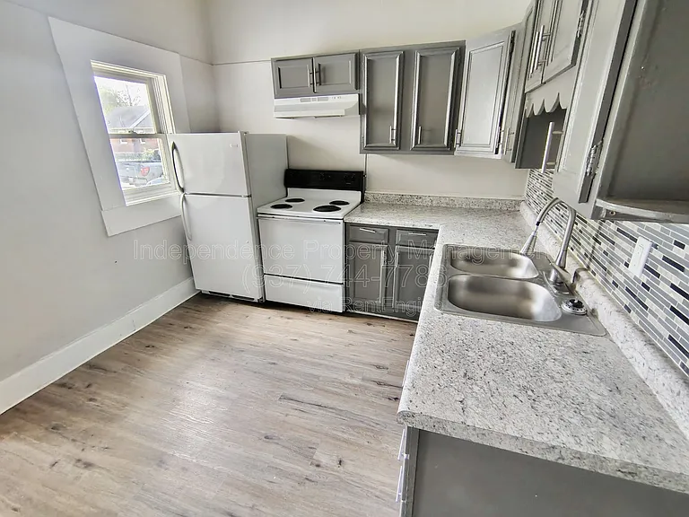 817 S Main St — Photo 6