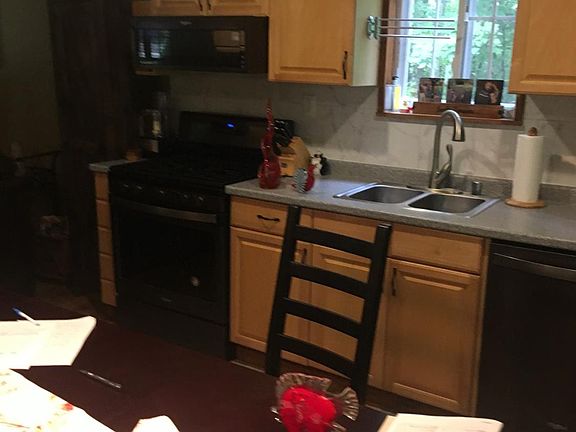 5th image of 403 Deerpark Dr