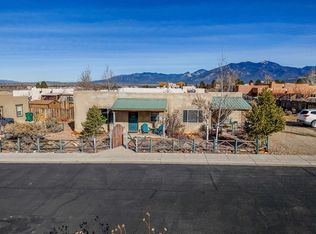 215 Las Olas Dr, Taos, NM 87571