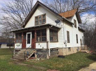310 W Dekora St, Saukville, WI 53080