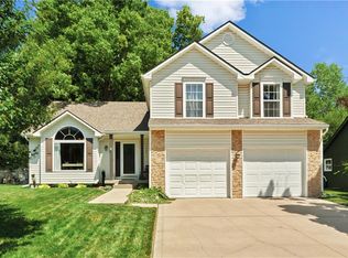 113 Harvard Dr, Blue Springs, MO 64014