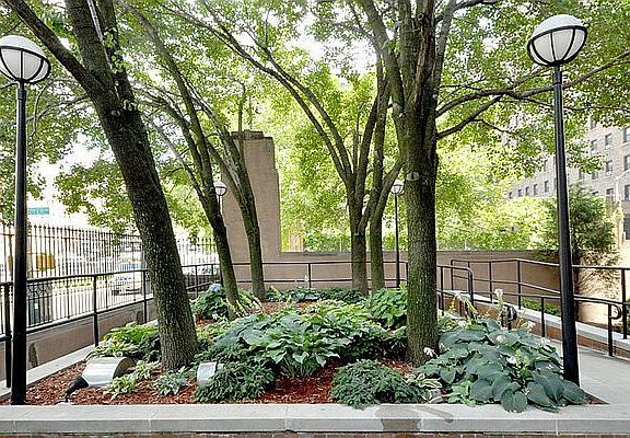 4th image of 444 W 35th St APT 8D