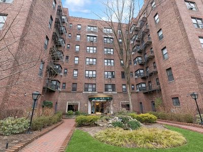 6910 Yellowstone Blvd APT 310, Flushing, NY, 11375