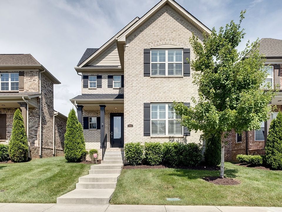 1st image of 1021 Paddock Park Cir
