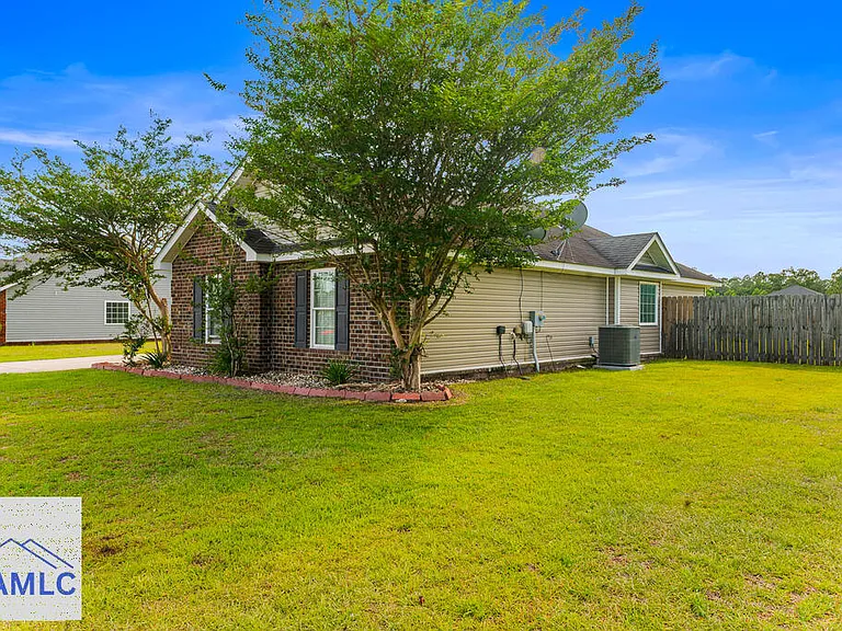 162 NE Mancey Garrason Loop — Photo 8