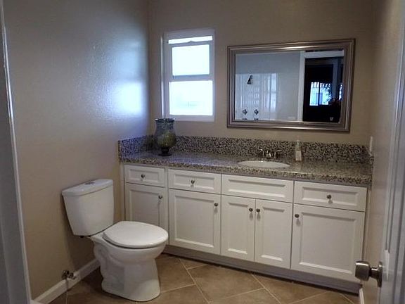 4th image of 1916 Warfield Ave APT 3