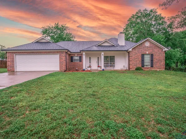 185 E Cherry St, Tatum, TX 75691