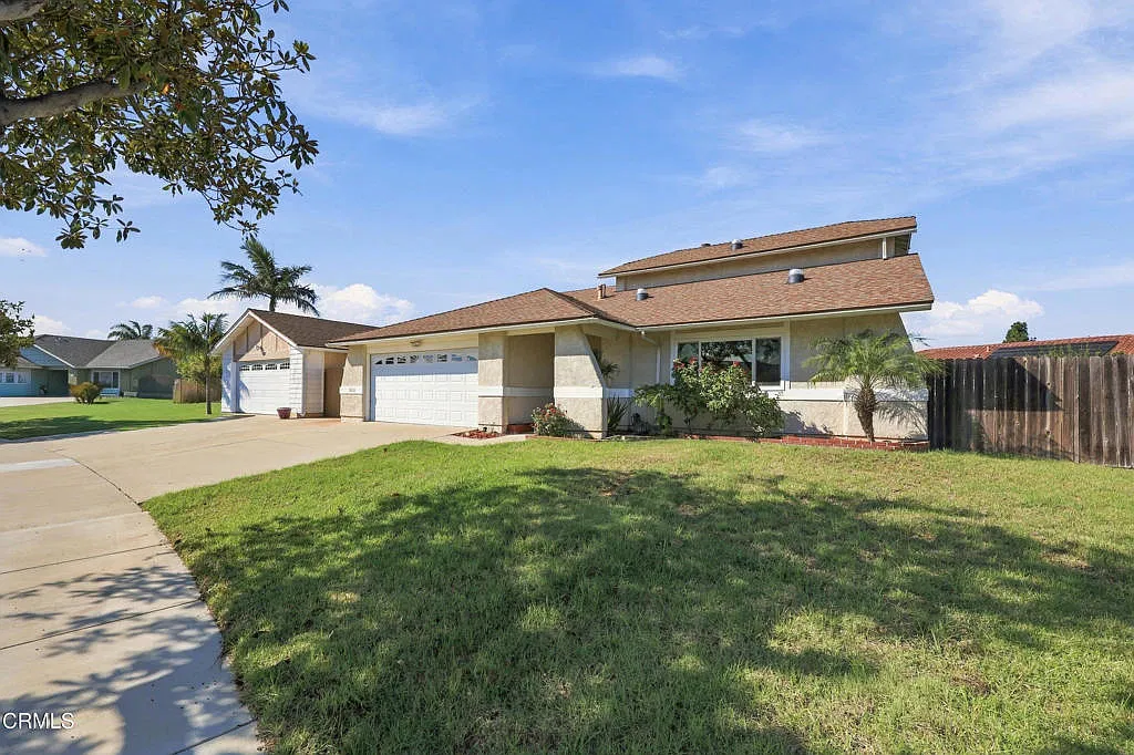 4 bed, 2.5 bath, 1913 sqft, $4,350 — Photo 2