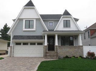 744 S Hillside Ave, Elmhurst, IL