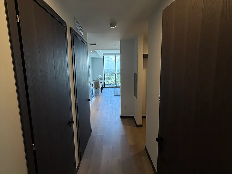 523 SW 5th Ave #S — Photo 5
