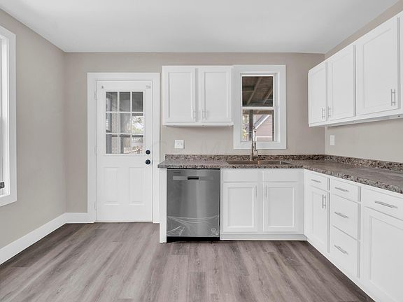 3rd image of 291-293 E Morrill Ave