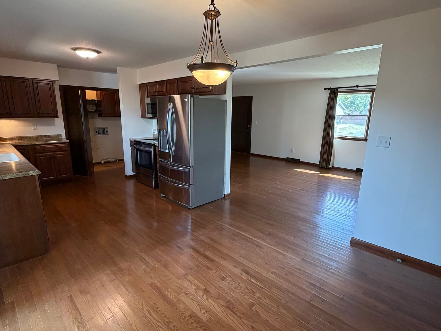 2 bed, 1361 sqft, $1,200 — Photo 4
