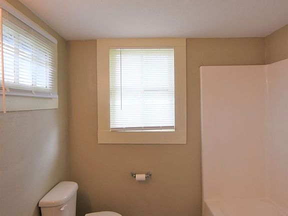 5th image of 502 E Lincoln St Unit B