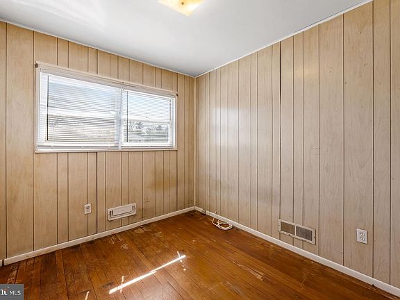 5th image of 916 Prestwood Rd