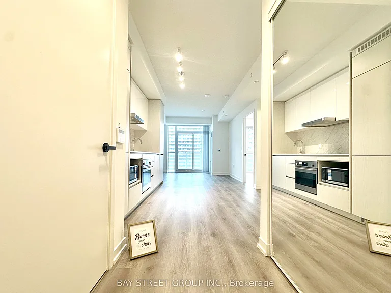 28 Interchange Way #4102 — Photo 2