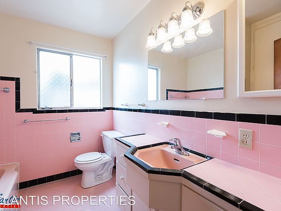 5th image of 974 Whitethorne Dr APT 02