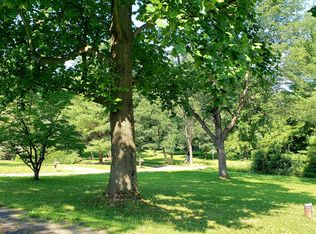 528 Emerson Dr, Falling Waters, WV 25419