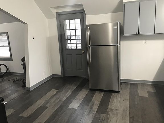 2nd image of 1613 Maryland Ave