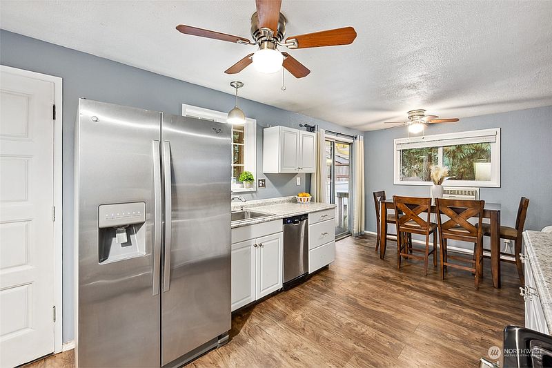 5th image of 21843 Crest Lane SE