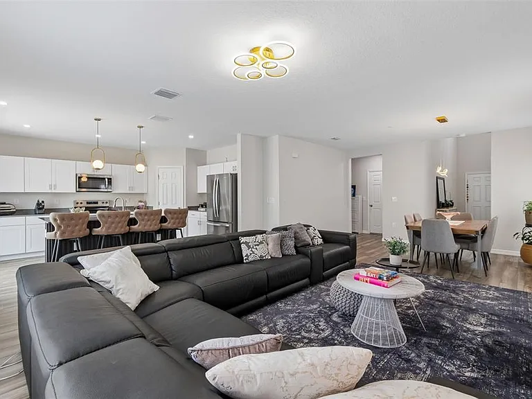 4023 Gardenia Ave — Photo 11