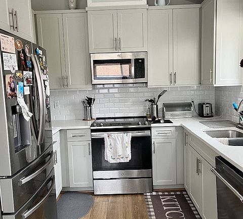 Kitchen remodeled 3 years ago.