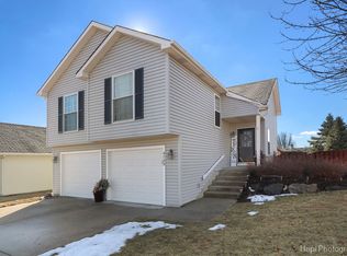 4733 Crystal Trl, McHenry, IL