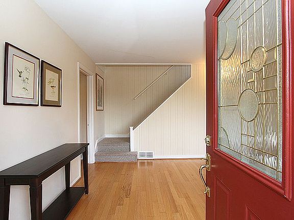 2nd image of 4014 Wexford Dr