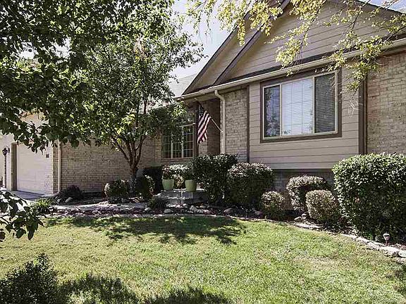 3rd image of 1701 S Aspen Creek Dr