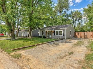 2617 SW Sunset Rd, Topeka, KS 66614