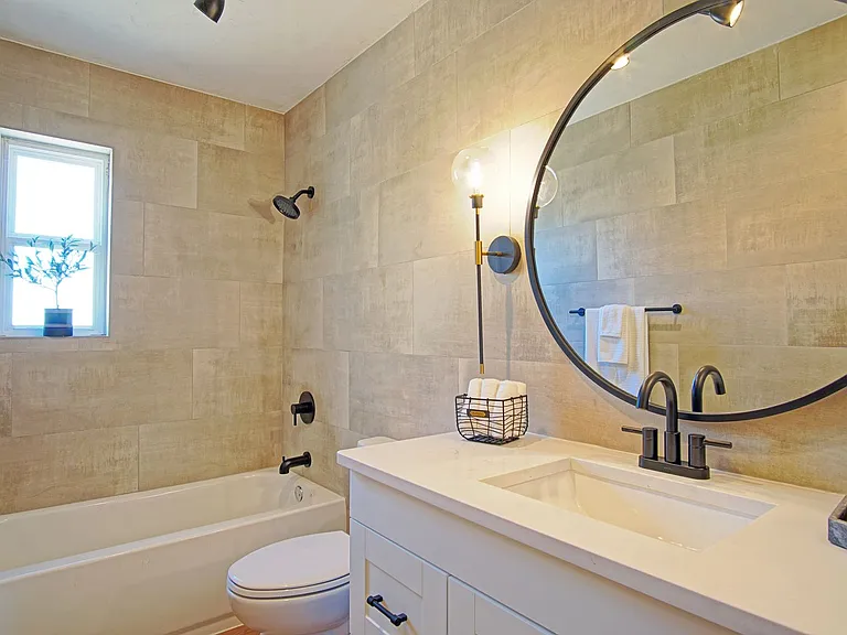 7903 Indian School Rd NE — Photo 24