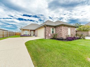 186 Lake Accardo Ave, Thibodaux, LA 70301
