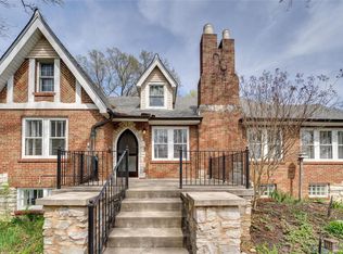 701 Valley Dr, Saint Louis, MO