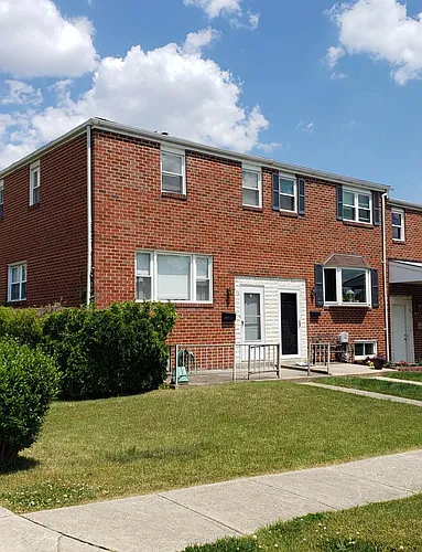 926 Regina Dr Photo 1