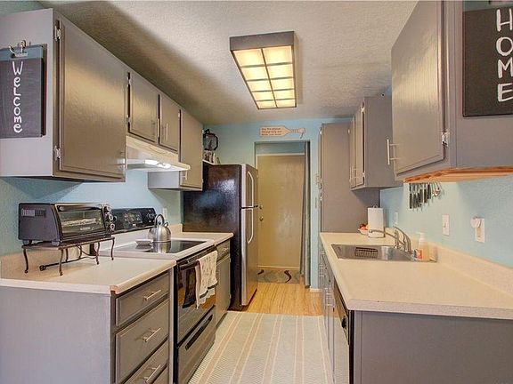3rd image of 15725 NE 18th St APT 3E