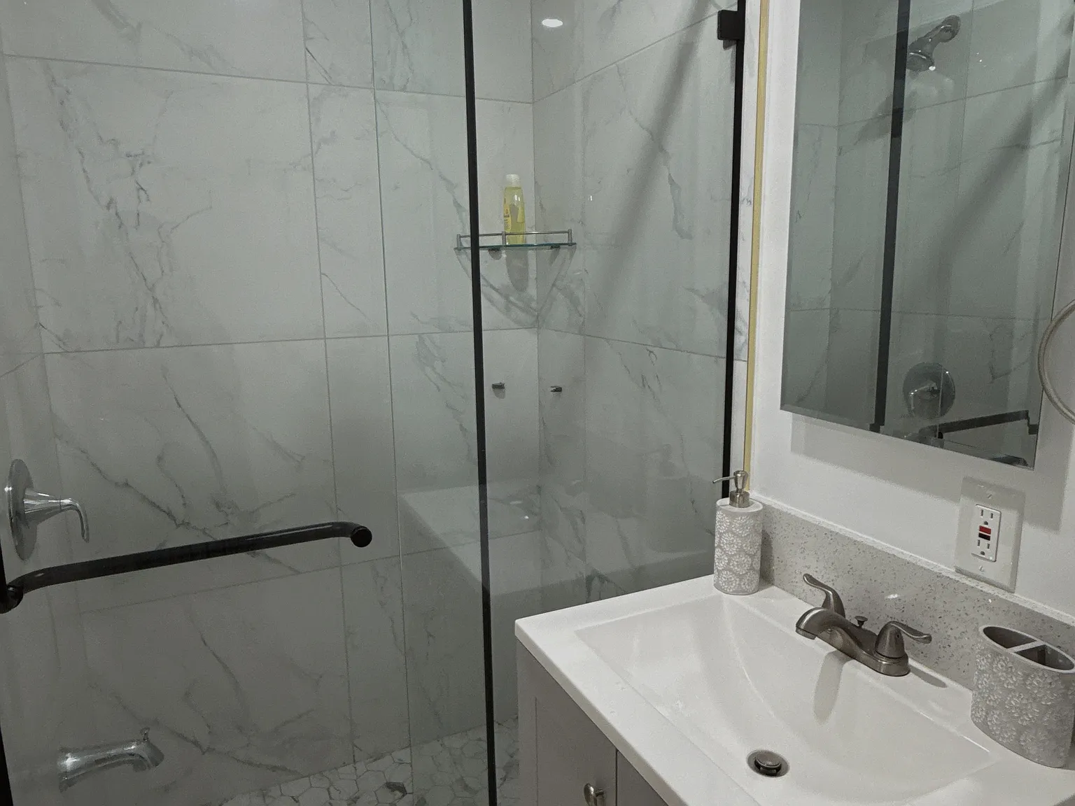 3 bed, 2060 sqft, $3,500 — Photo 3