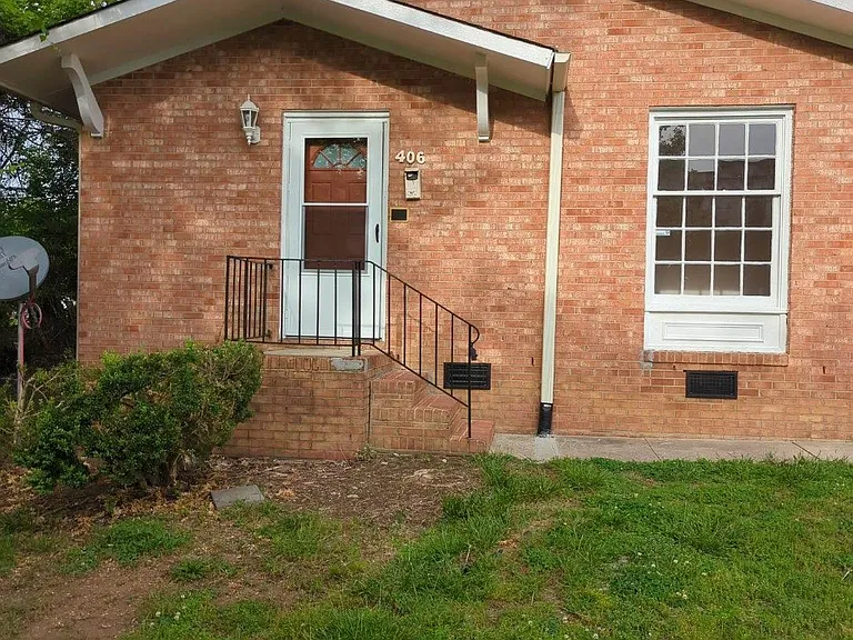 406 Lloyd St — Photo 9