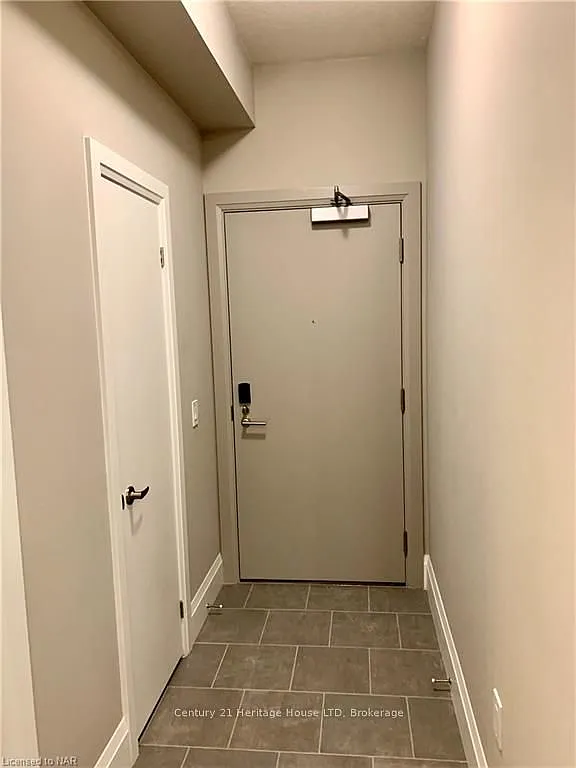 2 bed, $2,498 — Photo 4