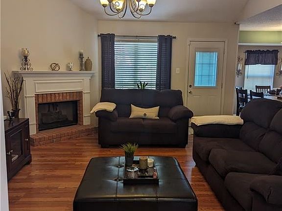 2nd image of 1825 Woodbrook Dr