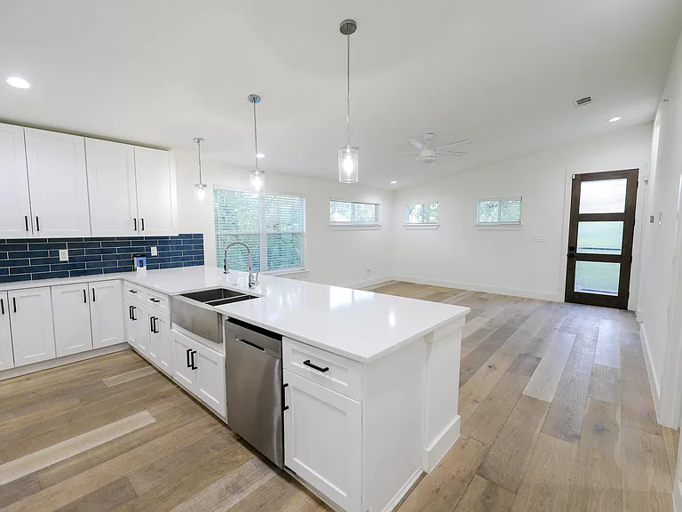 308 Moore Blvd — Photo 8